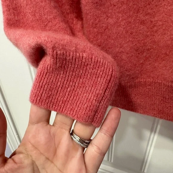 100% Cashmere Clubroom Luxury | Heirloom Rose Color | Size: Medium - Picture 7 of 7